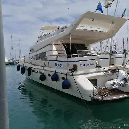 Båthotell Manathan Palermo